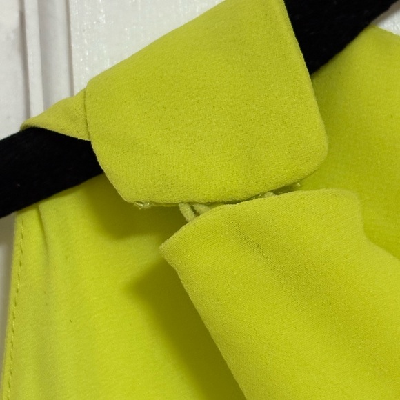 Women’s Twist Back Sleeveless Mini Dress - Picture 10 of 10